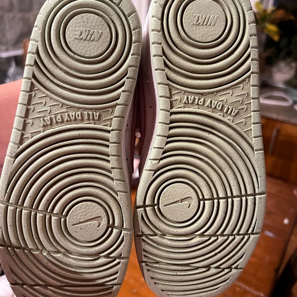 Nike air hightops size 3.5Y - Picture 6 of 7